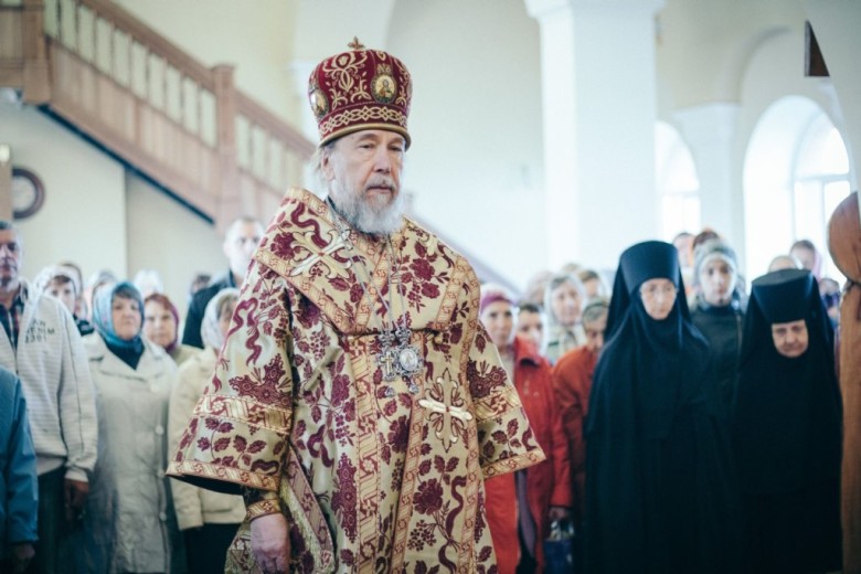 В Неделю святых жен-мироносиц митрополит Анастасий возглавил Литургию в монастыре Михаила Архангела