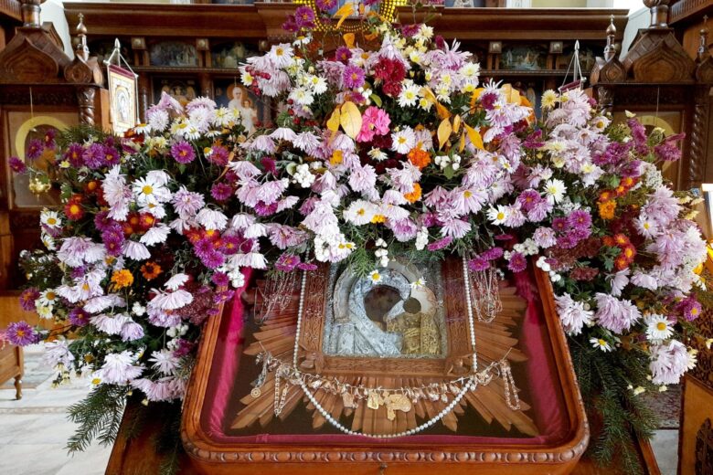 4 ноября, в день празднования иконы Пресвятой Богородицы «Казанская»