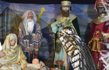 Начало праздничного Богослужения в честь Рождества Христова 23.00, исповедь в 21.30.